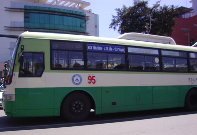 Cần nâng cao chất lượng phục vụ của xe buýt